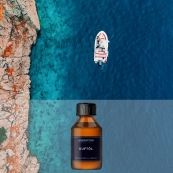 Costa Blue - die ungezähmte Anziehungskraft dieses wilden und abenteuerlichen Duftes aus scharfen Gewürzen und warmen Hölzern